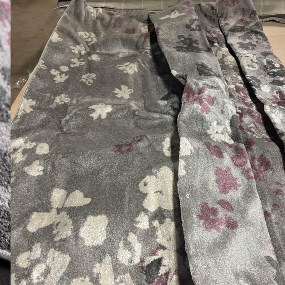 Floral Gray and Pink Area Rug - Picture 6 of 7